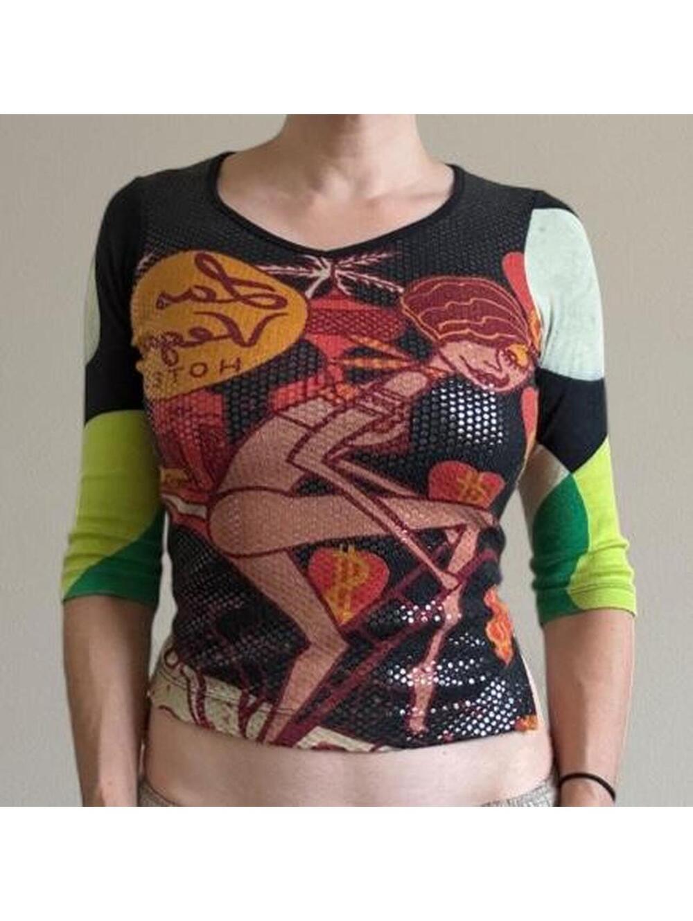 Vintage Custo Barcelona 3/4 sleeve graphic print top. Size small.